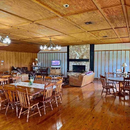 Отель Crc Ranch Retreat Бандера Экстерьер фото