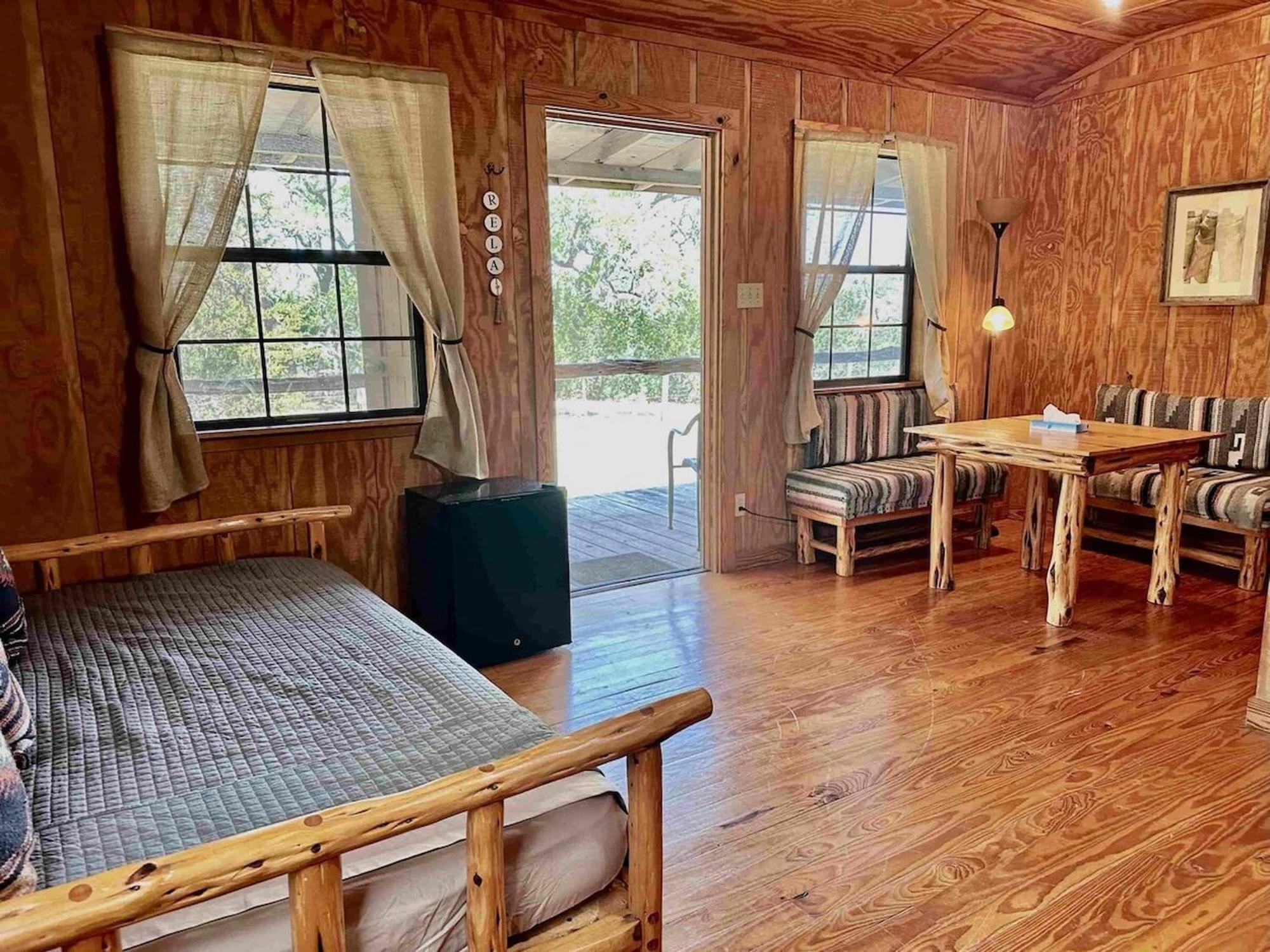 Отель Crc Ranch Retreat Бандера Экстерьер фото