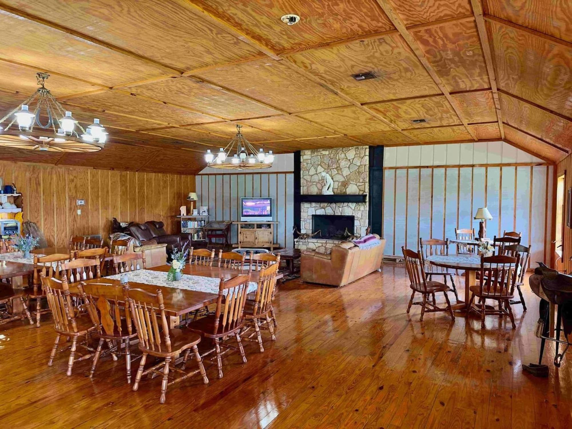 Отель Crc Ranch Retreat Бандера Экстерьер фото